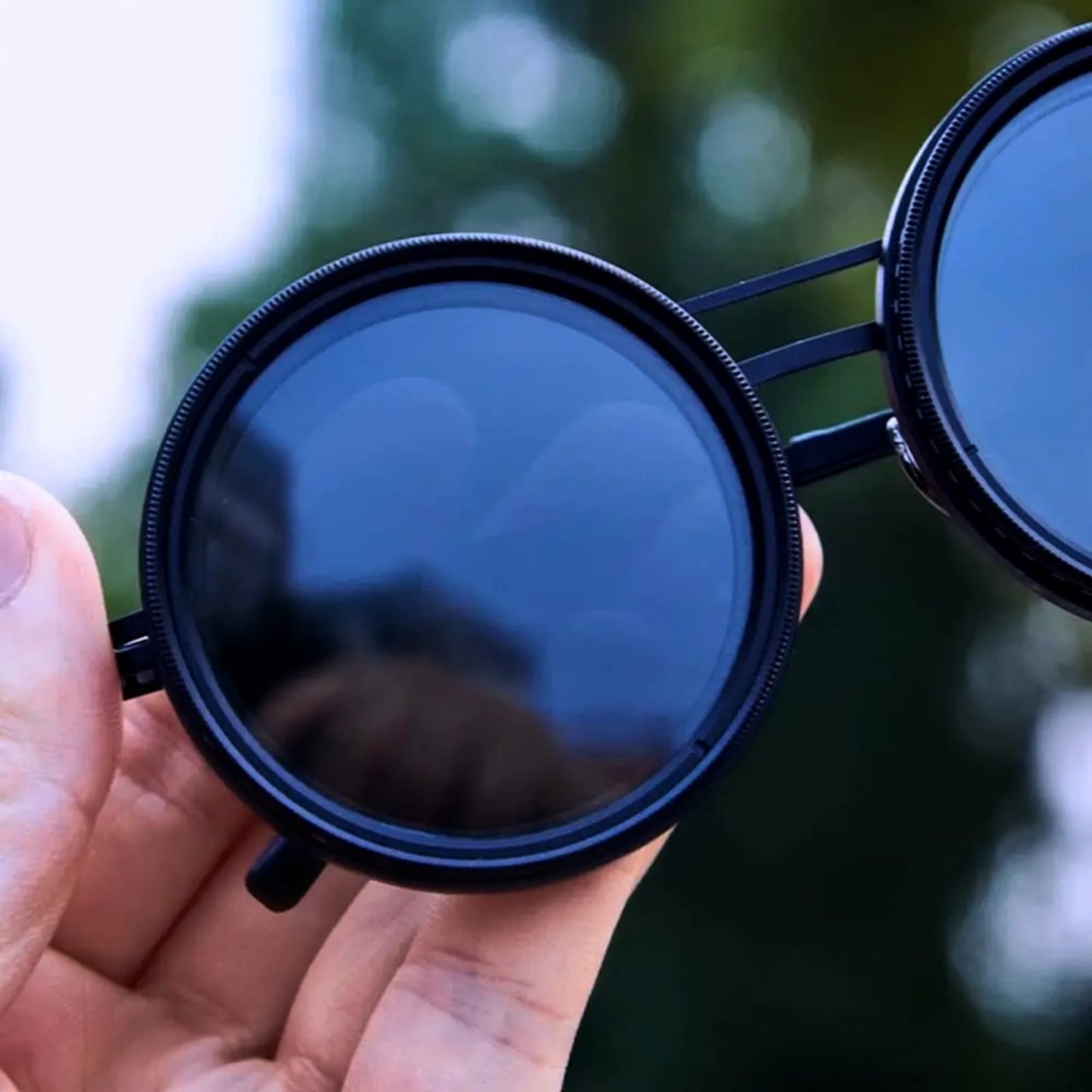 Aura Glasses - Işığa Uyum Sağlayan Gözlük